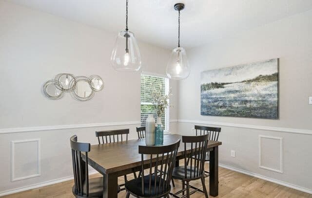 5-bedroom rental at 10618 Clover Cyn in Helotes, TX — photo 5