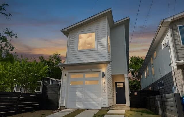 3-bedroom rental at 2107 Schley Ave in San Antonio, TX — photo 1