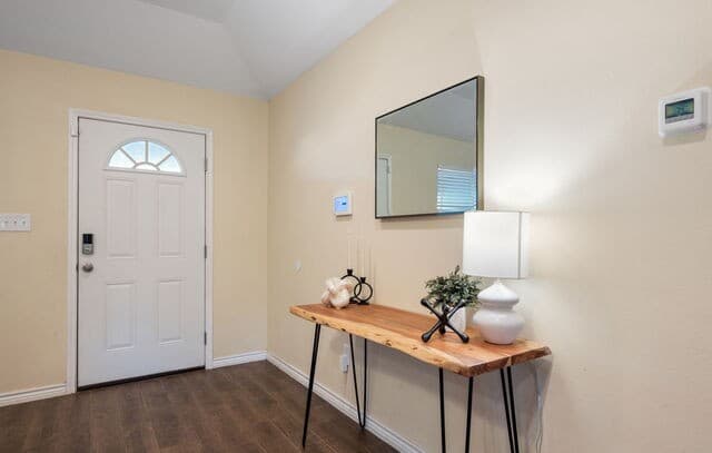 3-bedroom rental at 533 Indian Xing in Jourdanton, TX — photo 4