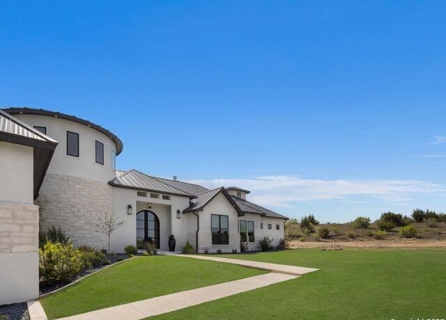 4-bedroom rental at 137 Phillip Ranch Rd in Boerne, TX — photo 4