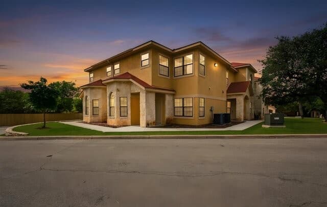 2-bedroom rental at 6160 Eckhert Rd Unit APT 1605 in San Antonio, TX — photo 1