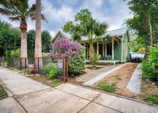 Home for sale at 213 Sadie Street in San Antonio, TX — photo 4