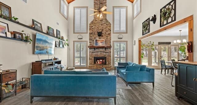 4-bedroom rental at 1716 Phantom Rider in Spring Branch, TX — photo 4