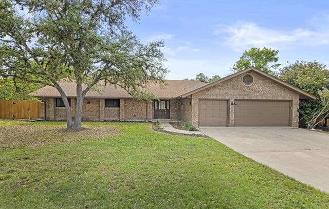 Home for sale at 29735 Saddleback Cir in Boerne, TX — photo 4