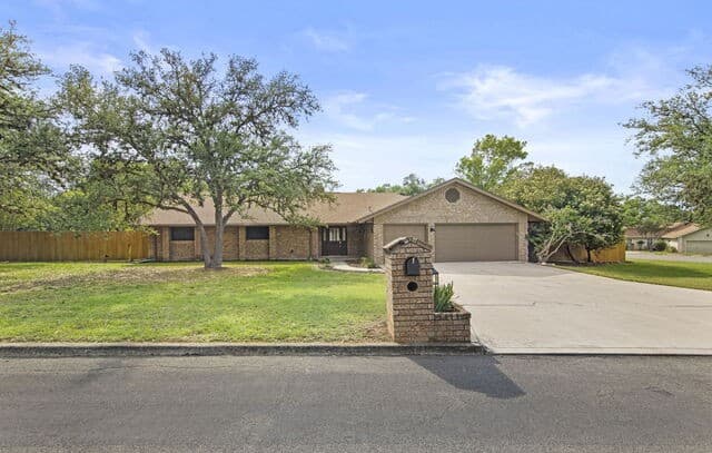 Home for sale at 29735 Saddleback Cir in Boerne, TX — photo 5