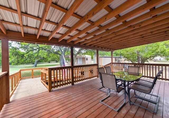 2-bedroom rental at 528 Private Rd 1516 in Bandera, TX — photo 3
