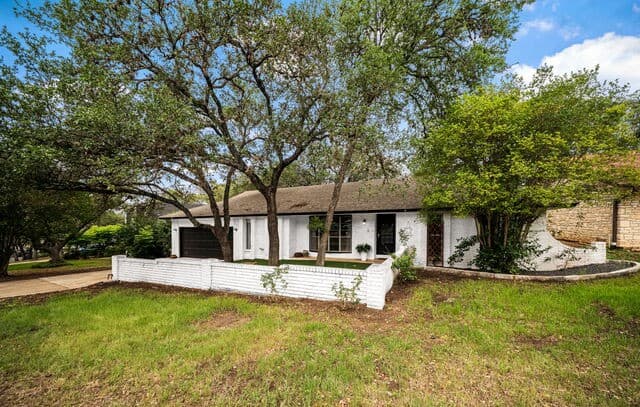 3-bedroom rental at 3415 Hopecrest Street in San Antonio, TX — photo 2