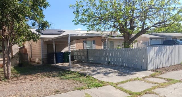 3-bedroom rental at 119 Langford in San Antonio, TX — photo 1