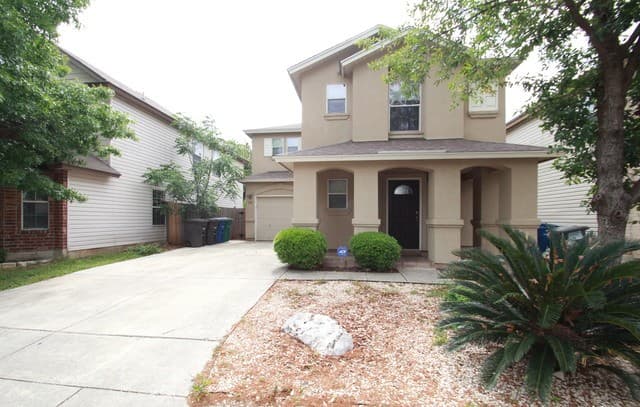 3-bedroom rental at 302 Agency Oaks in San Antonio, TX — photo 1
