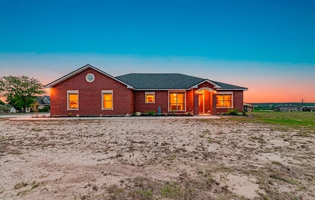 4-bedroom rental at 700 Lake Valley in La Vernia, TX — photo 3