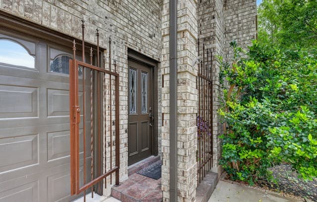 Home for sale at 11002 Forest Breeze in Live Oak, TX — photo 2