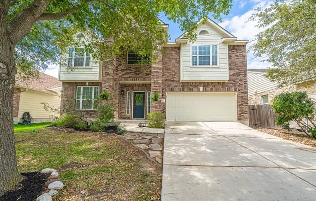 5-bedroom rental at 206 Olympic Dr in Cibolo, TX — photo 1