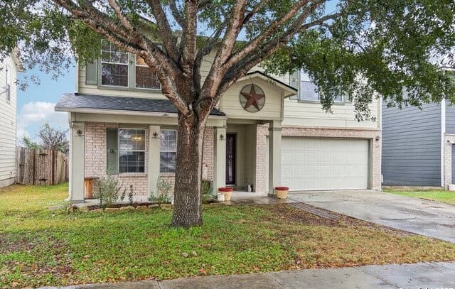 3-bedroom rental at 141 Gatewood Fls in Cibolo, TX — photo 3