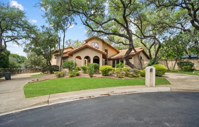 4-bedroom rental at 13137 Hunters Ledge in San Antonio, TX — photo 3