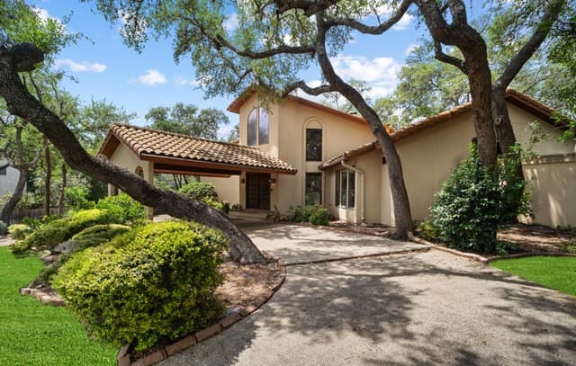 4-bedroom rental at 13137 Hunters Ledge in San Antonio, TX — photo 4