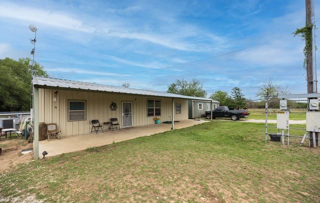 Home for sale at 14090 Ted Williams Rd in Atascosa, TX — photo 2