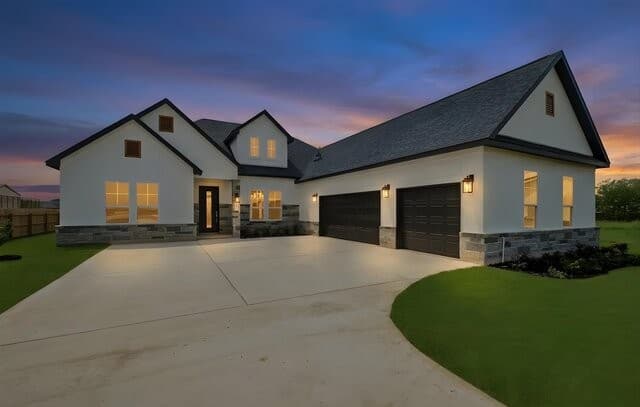 4-bedroom rental at 305 Venado Oaks in Castroville, TX — photo 1
