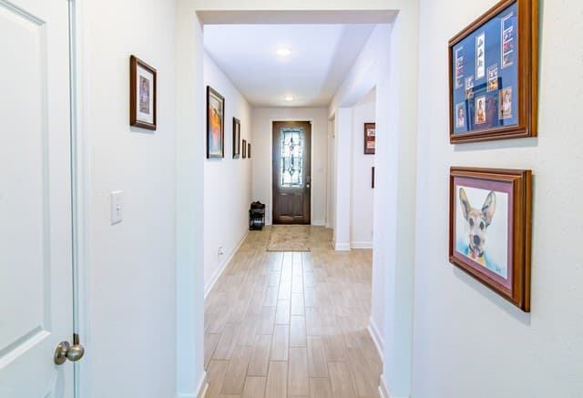 4-bedroom rental at 149 Mallorys Way in Castroville, TX — photo 2