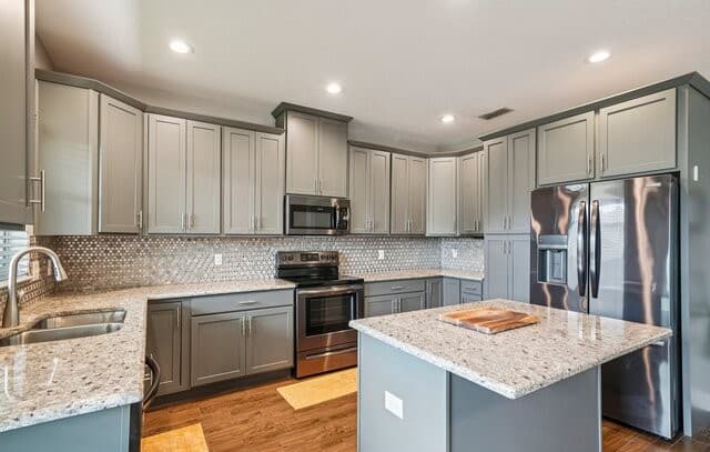 3-bedroom rental at 128 Parkcrest in Floresville, TX — photo 3