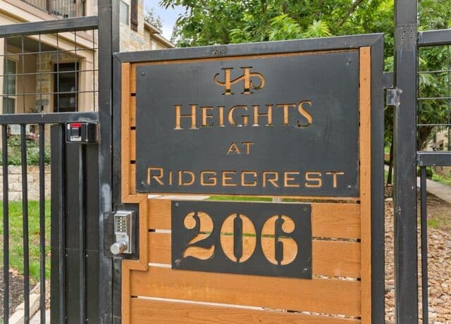 3-bedroom rental at 206 Ridgecrest Drive #16 in San Antonio, TX — photo 2