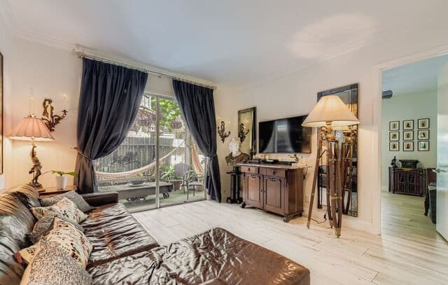 3-bedroom rental at 7711 Broadway Unit C 1 in San Antonio, TX — photo 1