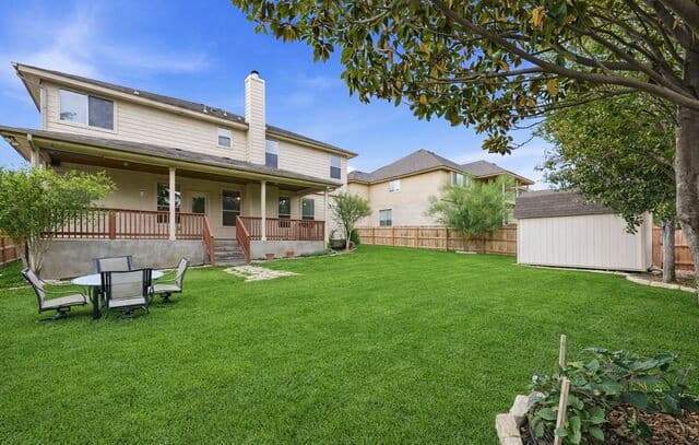 5-bedroom rental at 918 Armour Dr in Cibolo, TX — photo 2