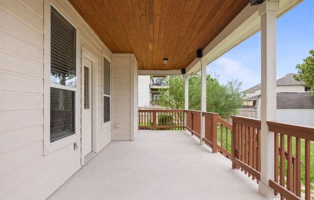 5-bedroom rental at 918 Armour Dr in Cibolo, TX — photo 5