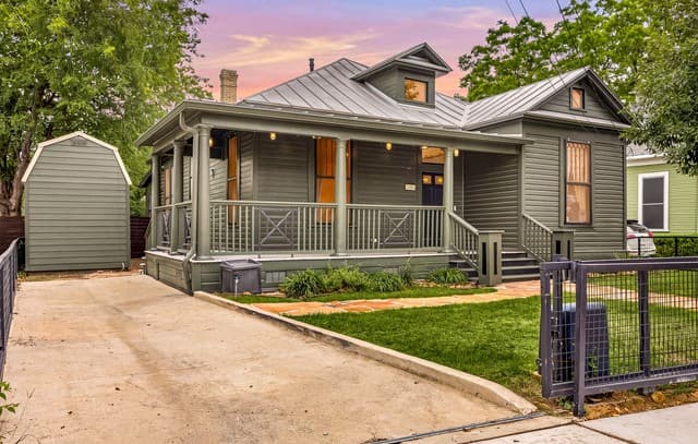 3-bedroom rental at 130 Delaware St in San Antonio, TX — photo 1
