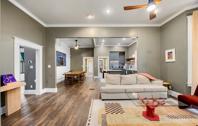 3-bedroom rental at 130 Delaware St in San Antonio, TX — photo 5