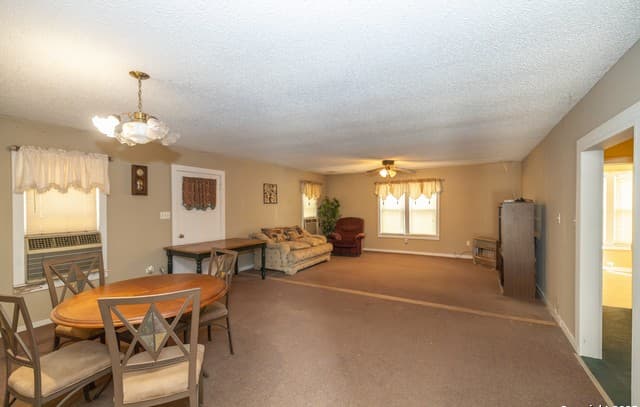 2-bedroom rental at 529 Avenue E in Poteet, TX — photo 2