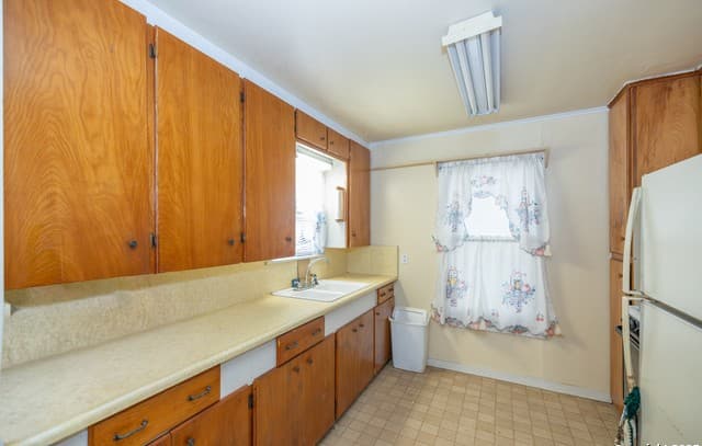 2-bedroom rental at 529 Avenue E in Poteet, TX — photo 4