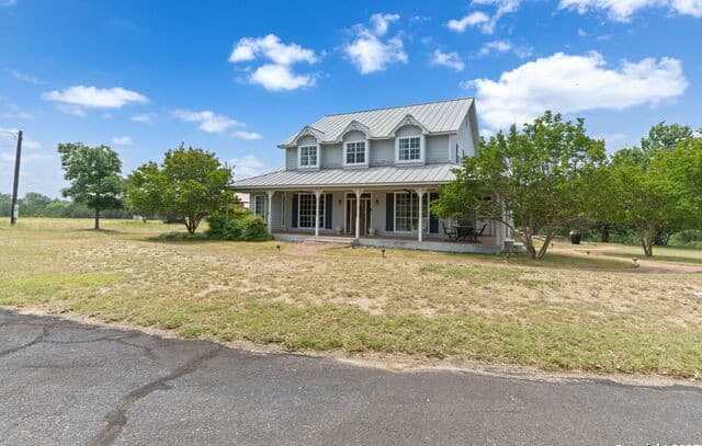 4-bedroom rental at 103 Saddle View Dr in Boerne, TX — photo 1