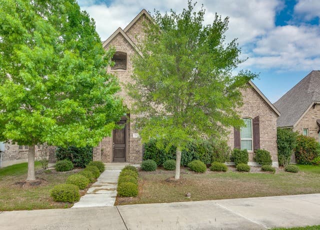 4-bedroom rental at 213 Champion Blvd in Boerne, TX — photo 1