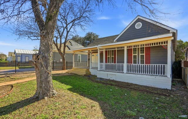 Home for sale at 202 Helena in San Antonio, TX — photo 3