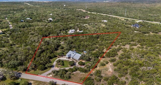 4-bedroom rental at 14343 Santa Loma in Helotes, TX — photo 1