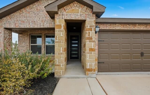 4-bedroom rental at 3000 Toscana Way in Schertz, TX — photo 5