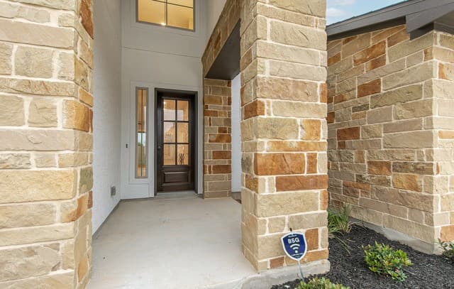 5-bedroom rental at 102 Kari Drive in Castroville, TX — photo 3