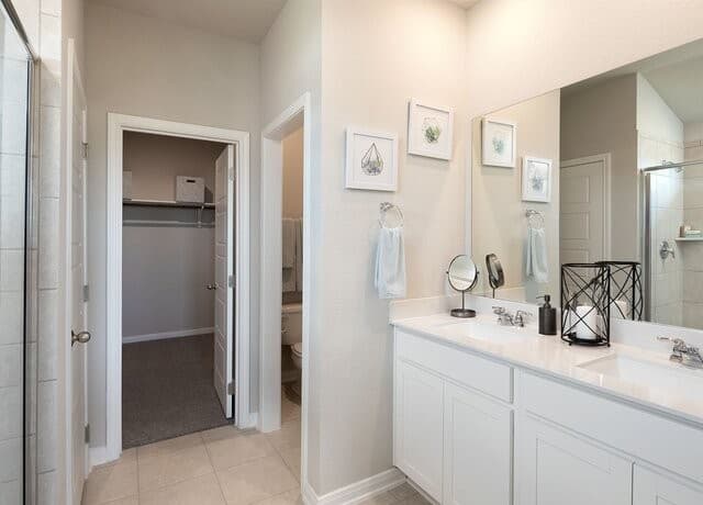 4-bedroom rental at 5428 Wrangler Way in Marion, TX — photo 5