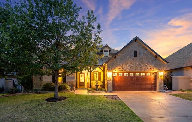 4-bedroom rental at 193 Autumn Rdg in Boerne, TX — photo 3
