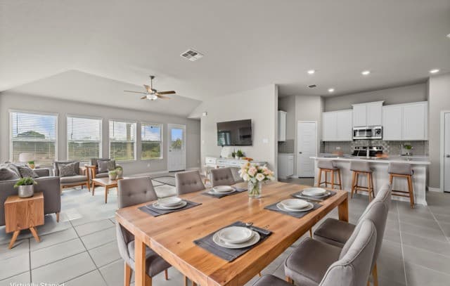3-bedroom rental at 17508 Bigtooth Aspen Drive in Elmendorf, TX — photo 5