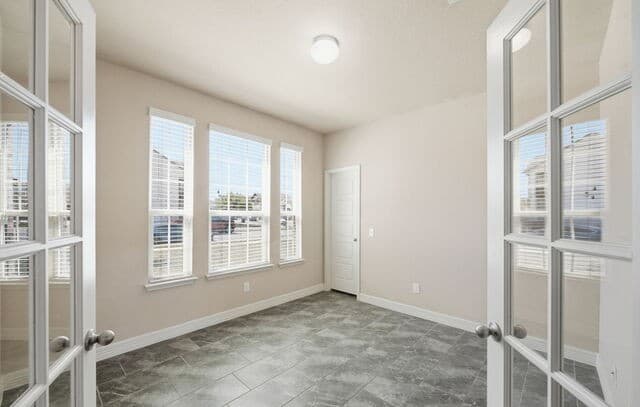 5-bedroom rental at 5044 Forest Oak in Schertz, TX — photo 4