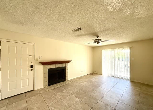 2-bedroom rental at 14343 Judson Rd Unit 407 in San Antonio, TX — photo 3