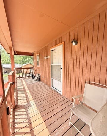 2-bedroom rental at 738 Lakeshore Dr S in Bandera, TX — photo 5