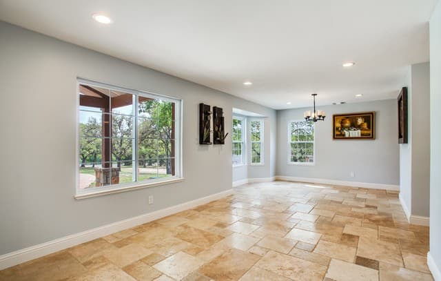 5-bedroom rental at 9730 Windwood Dr in Boerne, TX — photo 5