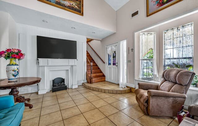 5-bedroom rental at 903 E Westmeyer in Poth, TX — photo 4