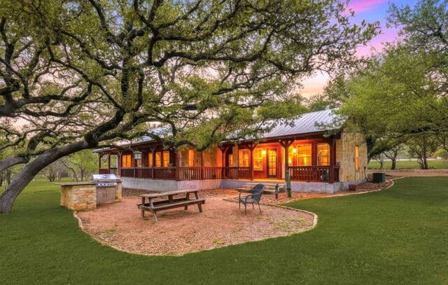 3-bedroom rental at 213 Timber View in Boerne, TX — photo 2