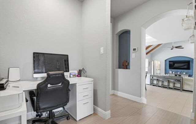 4-bedroom rental at 104 Abrego Knoll Dr in Floresville, TX — photo 5