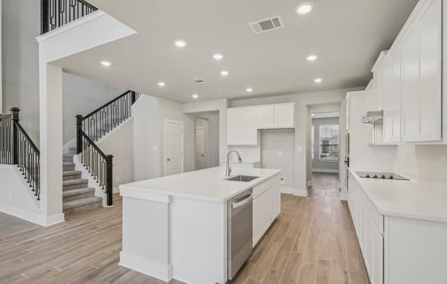 4-bedroom rental at 29510 Angelfish Blvd in Boerne, TX — photo 3