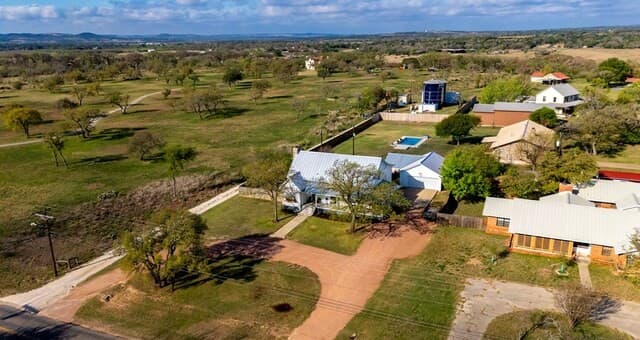 Home for sale at 704 N Creek Rd in Comfort, TX — photo 2