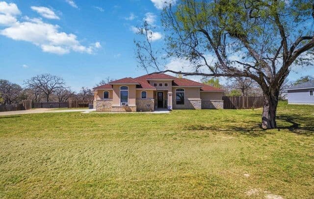 4-bedroom rental at 133 Sendera Crossing in La Vernia, TX — photo 2